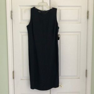 Liz Claiborne’s navy blue linen dress